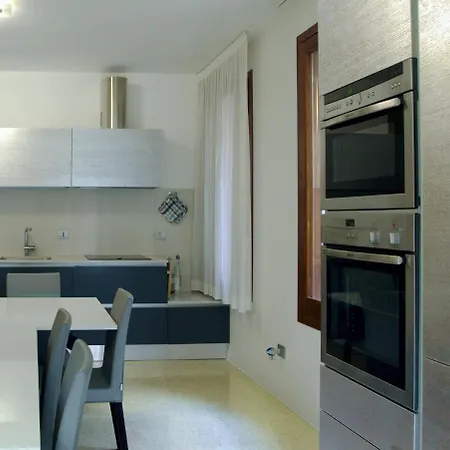 Aliki's House, Dorsoduro Apartmán