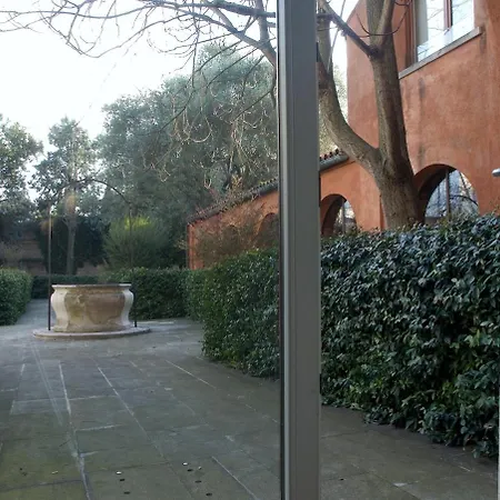 Aliki's House, Dorsoduro